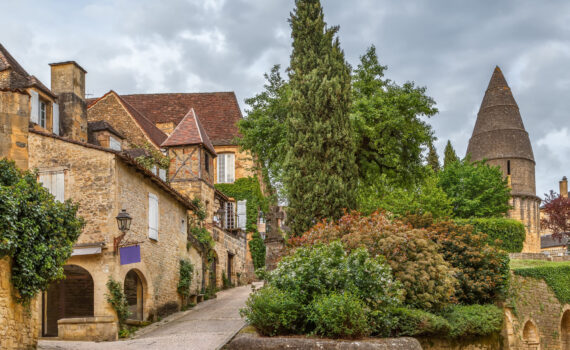 A Vagabond Life: Ultimate Travel Guide